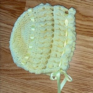 Vintage style Crocheted bonnet